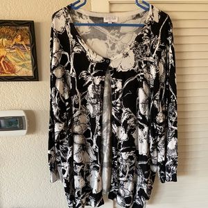 Light weight black and white sweater